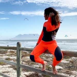 Bright Roxy women’s synchro 4/3 wetsuit size 6